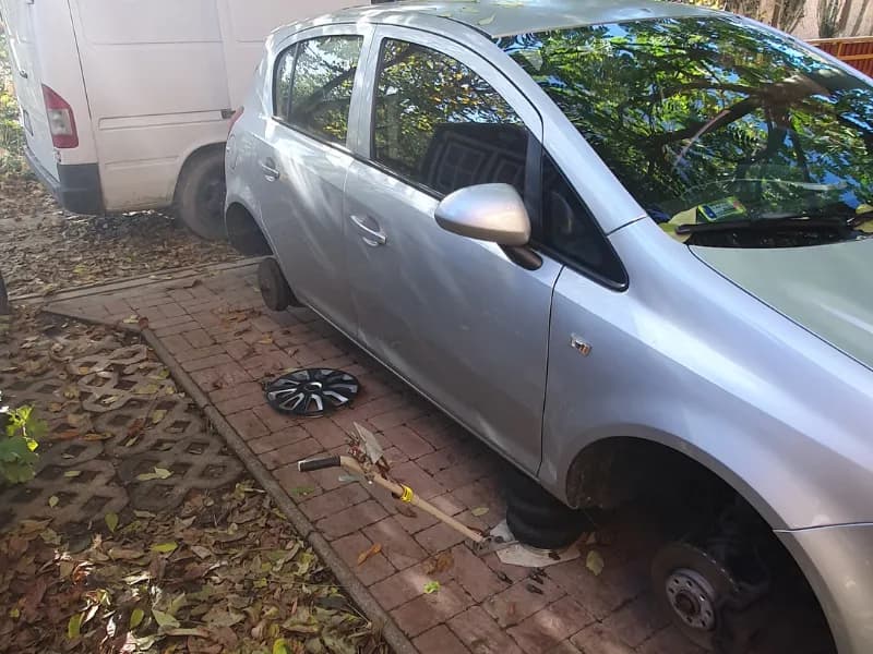 Tyre change at an office building