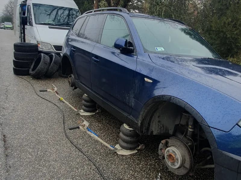 Mobile tyre service in action
