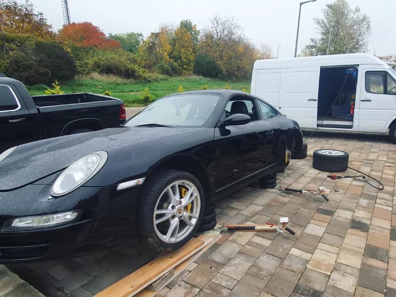On-site flat tyre repair